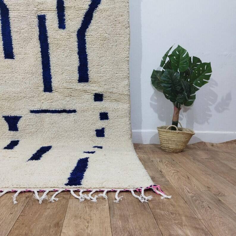 Handmade Moroccan rug 250cm x 150cm