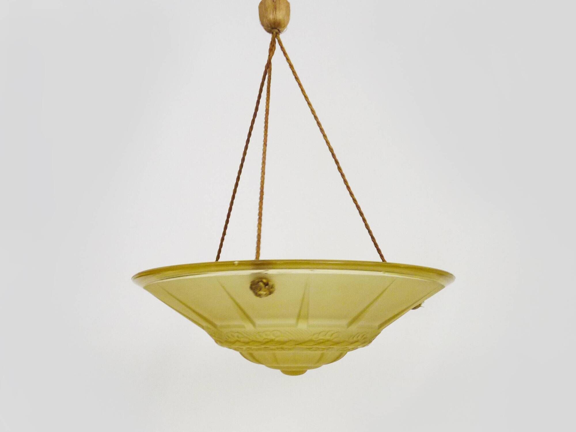 Old chandelier, Art Deco 1 light basin pendant light, in yellow glass paste. 1930s