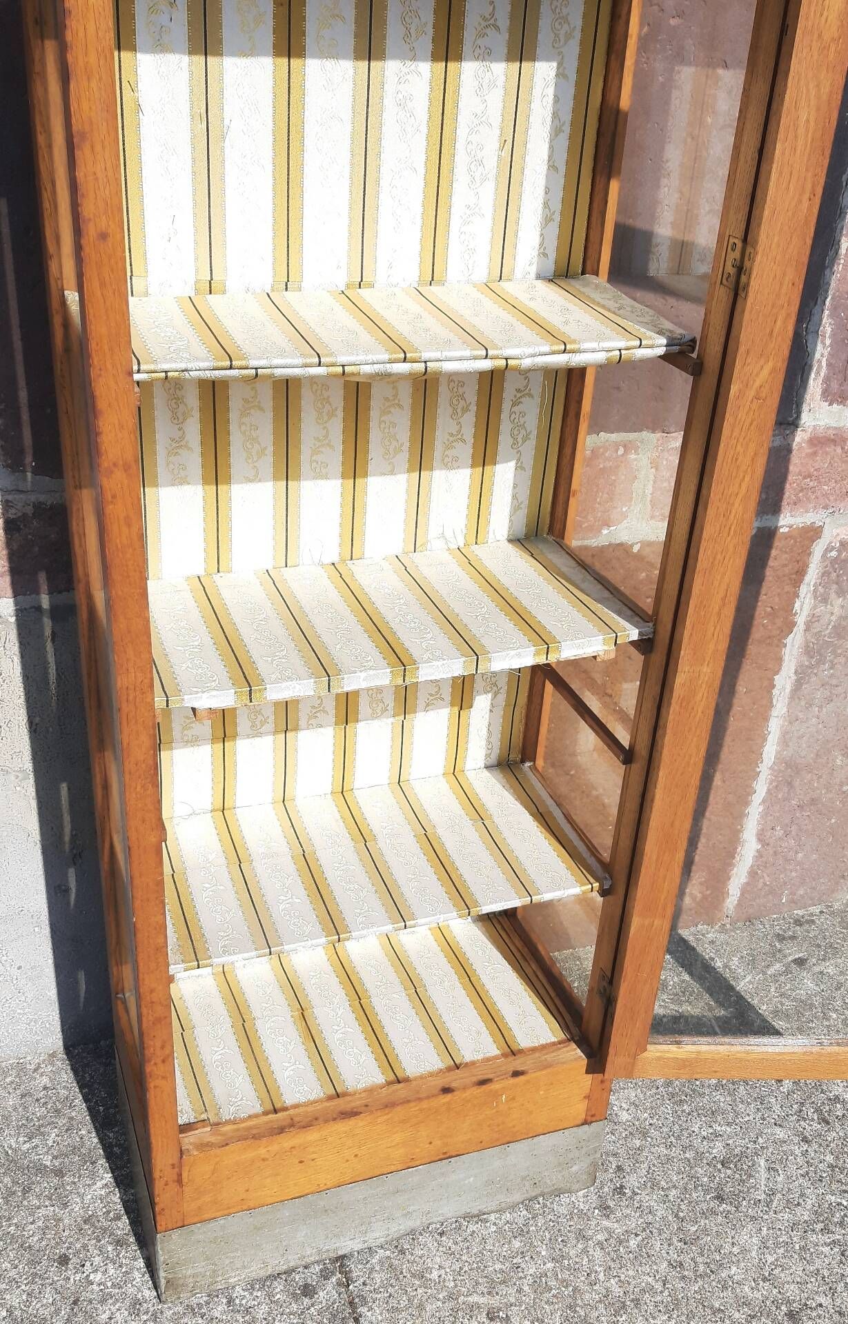 Display cabinet (Height 2.10m)