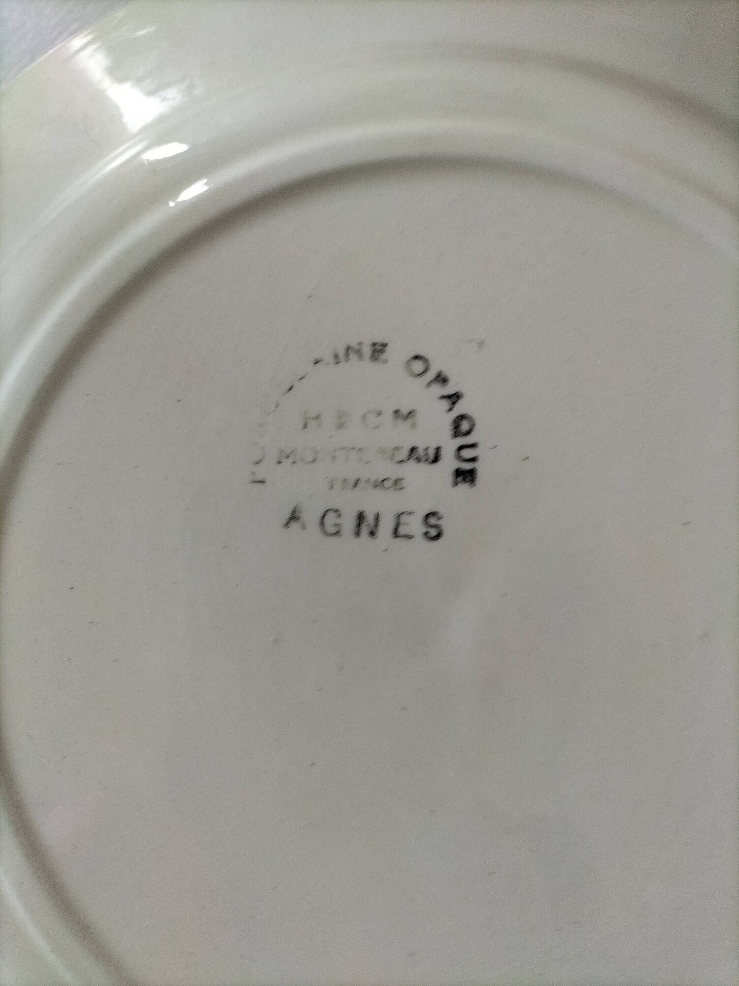 Mix of 10 ironstone plates, HBCM Agnès decoration - St Amand decoration 2070