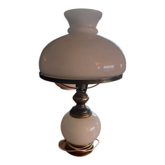 Lampe blanche en porcelaine