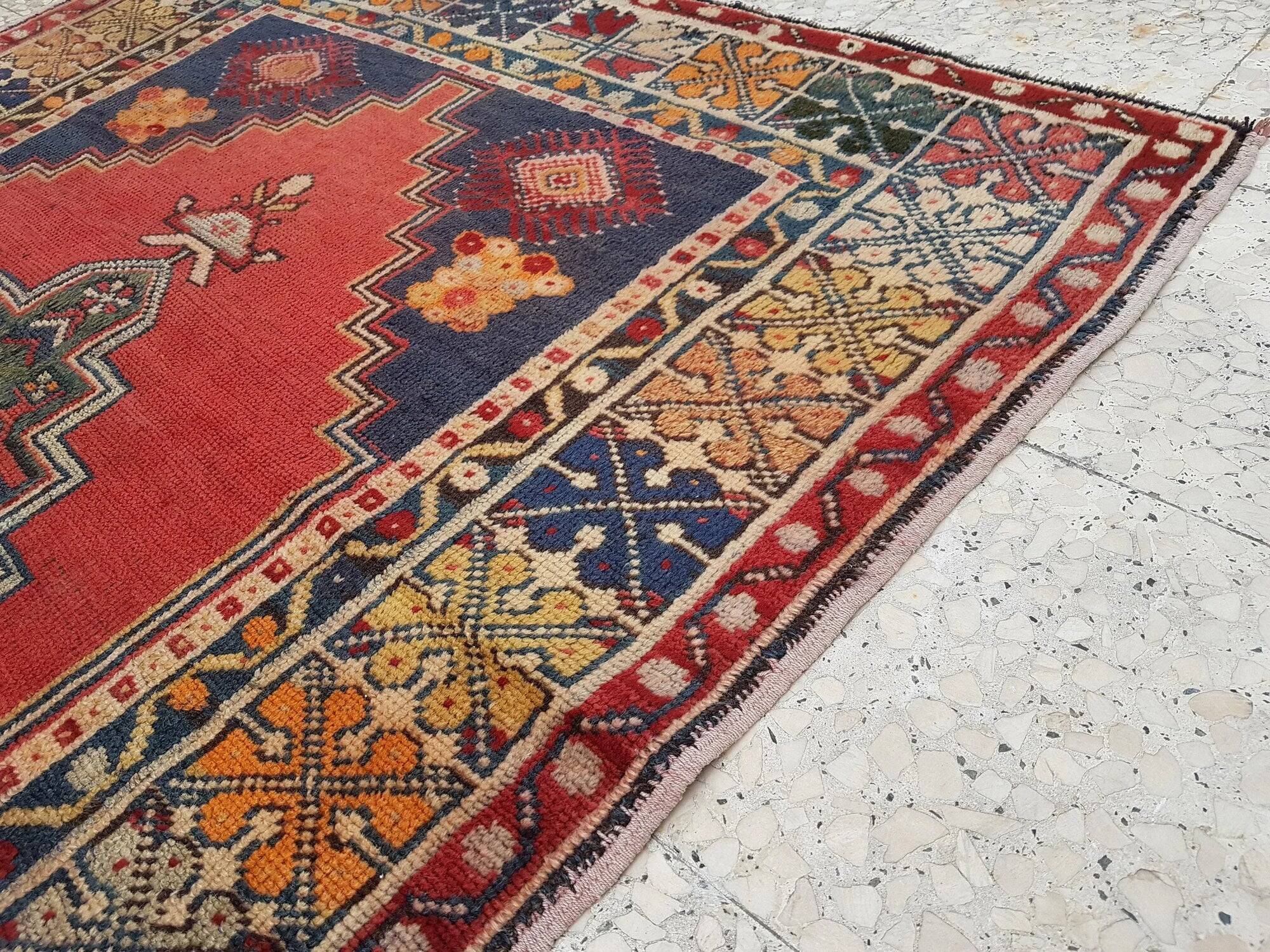 Vintage handmade Turkish rug 130x228 cm