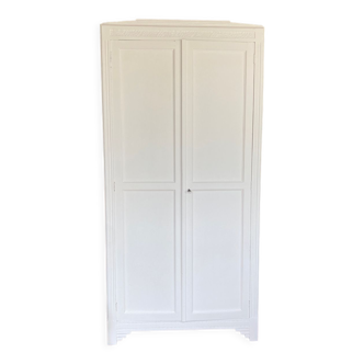 Parisian wardrobe repainted