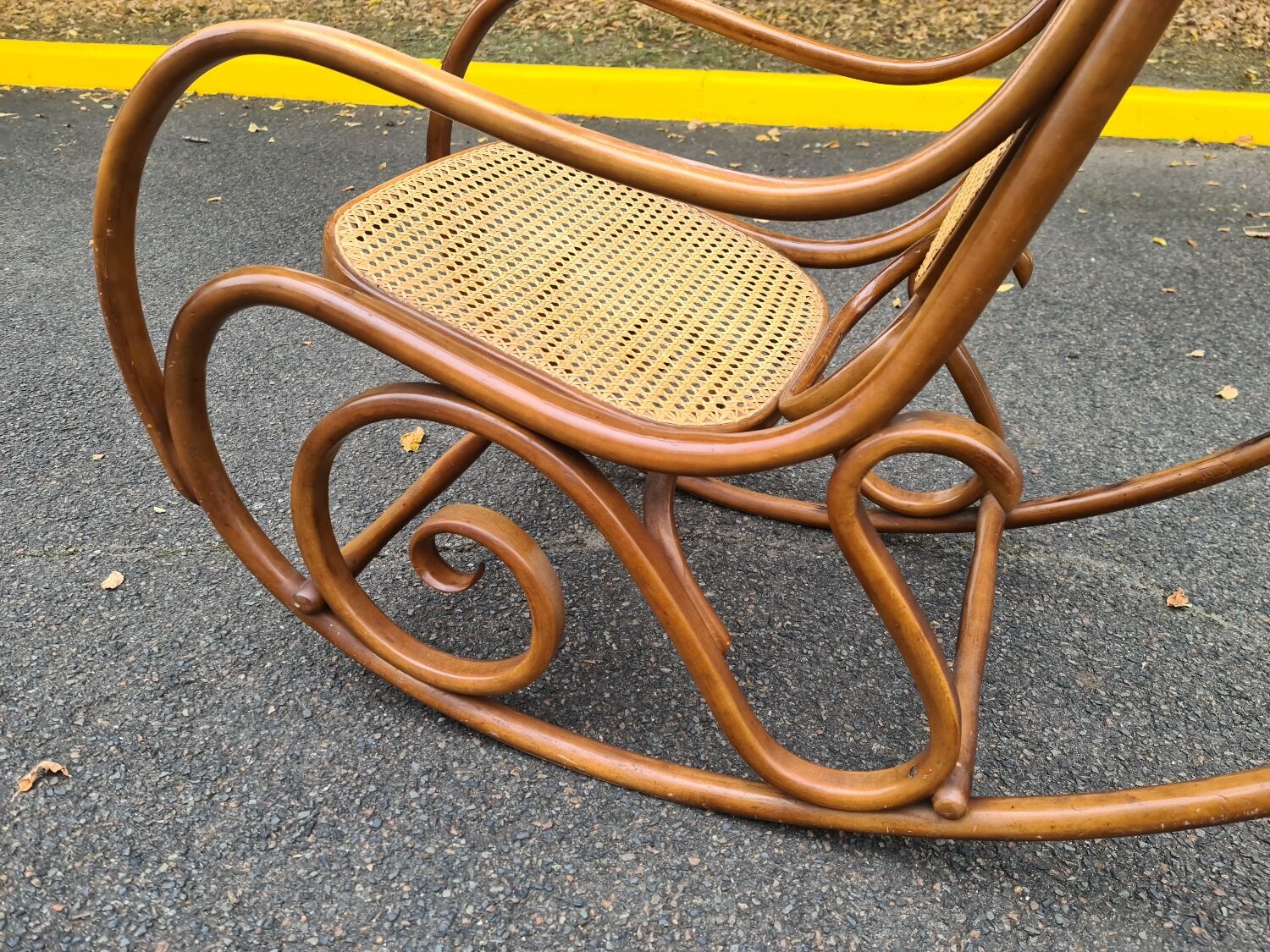 Rocking chair rattan and bentwood Vintage tuna