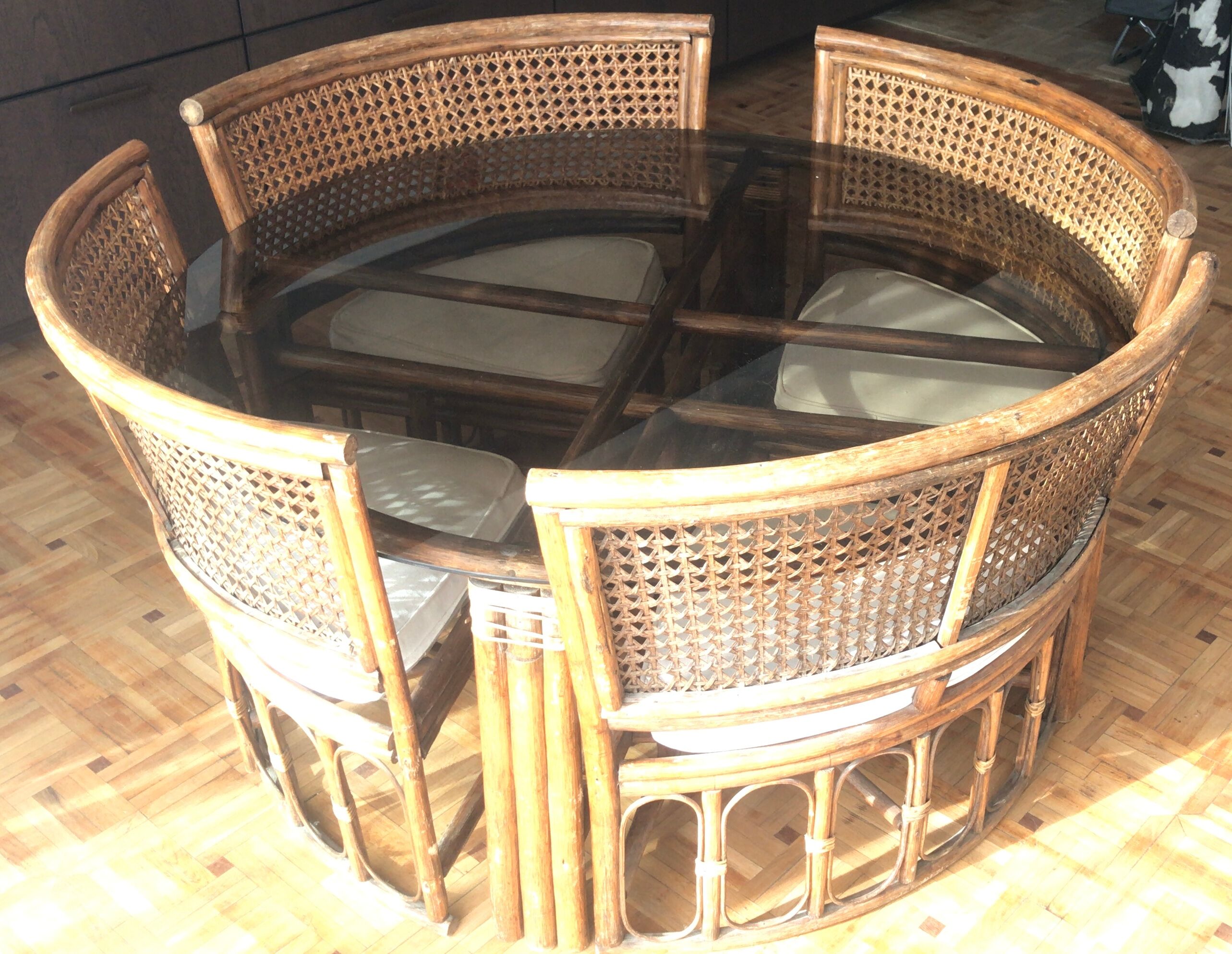 Rattan dining table with chairs (80s)