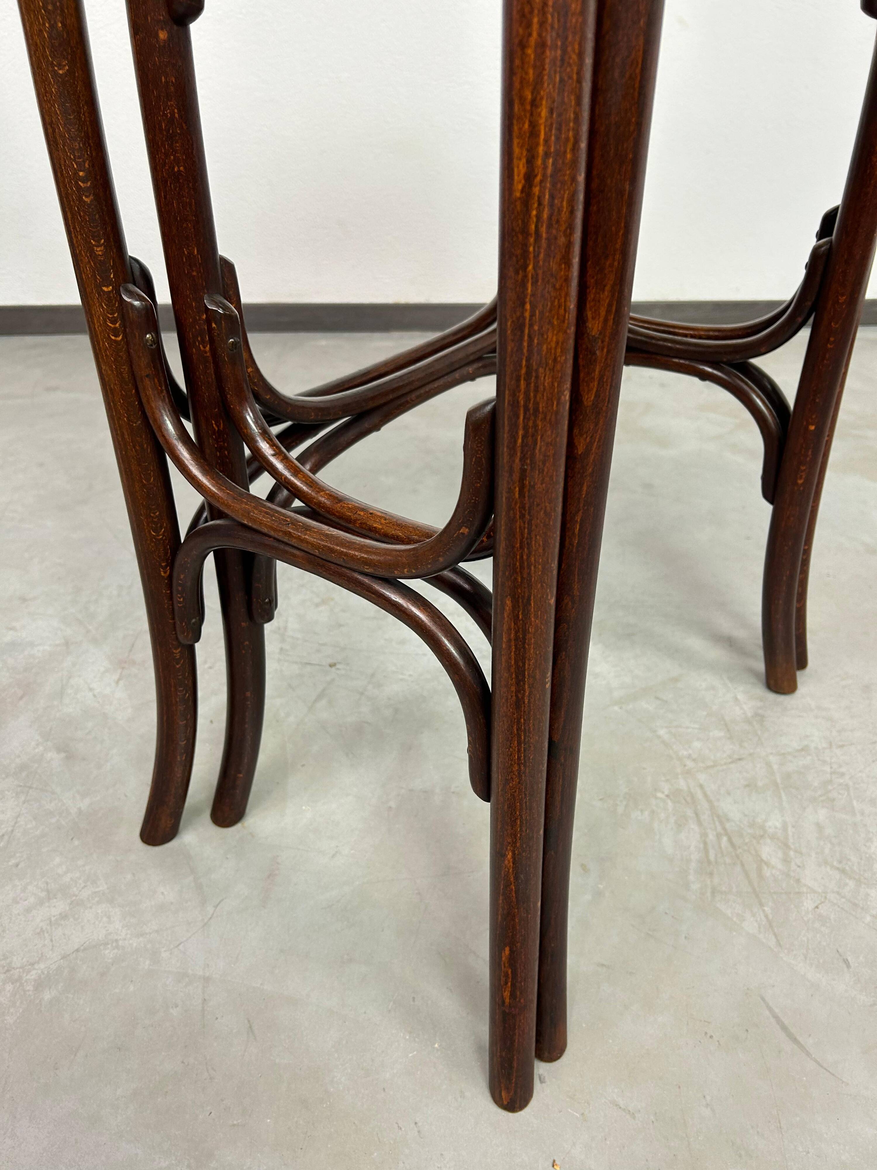 Nest tables Thonet