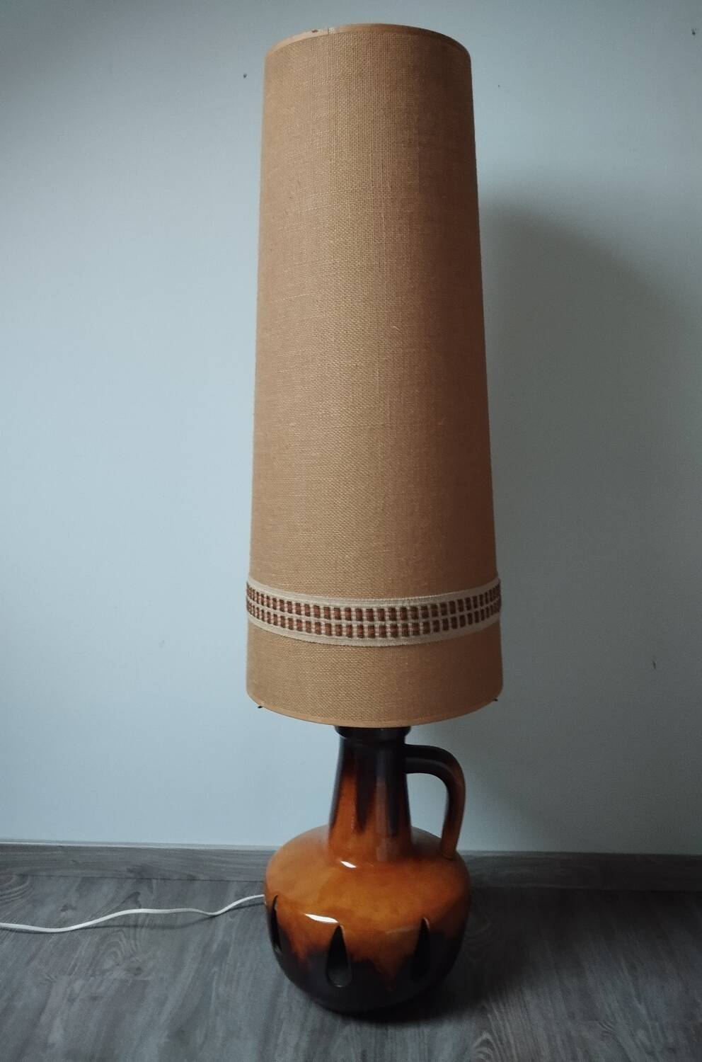 Ceramic foot floor lamp