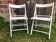 Paire de chaise pliante en bois blanc vintage