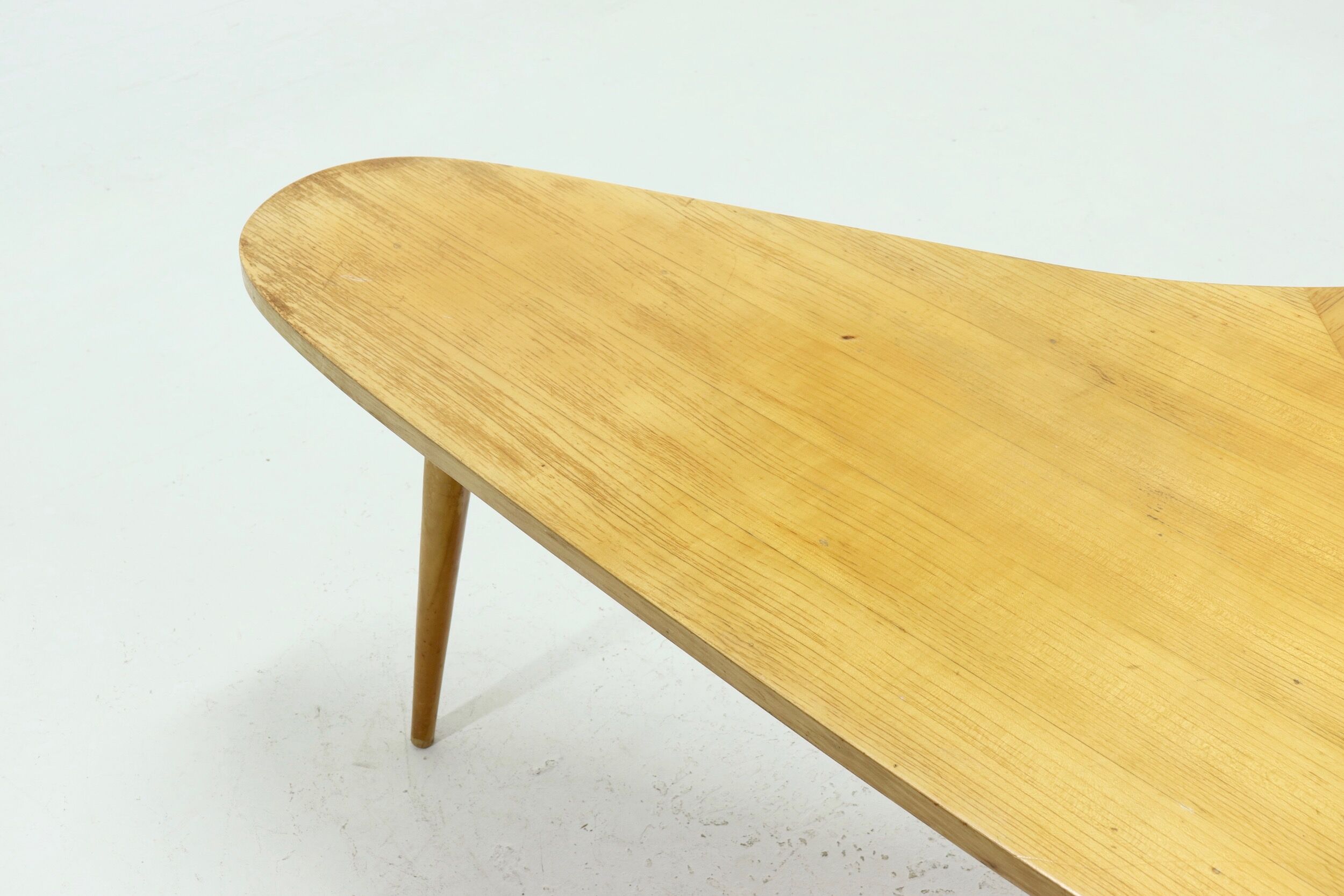 Boomerang desk table in birch 1950s
