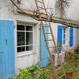 Old wood scale 3.2 m