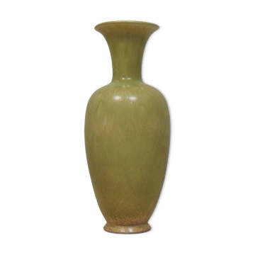 Modern mid-century vase by Rörstrand, designed by Gunnar Nylund, Sweden, 1950s.