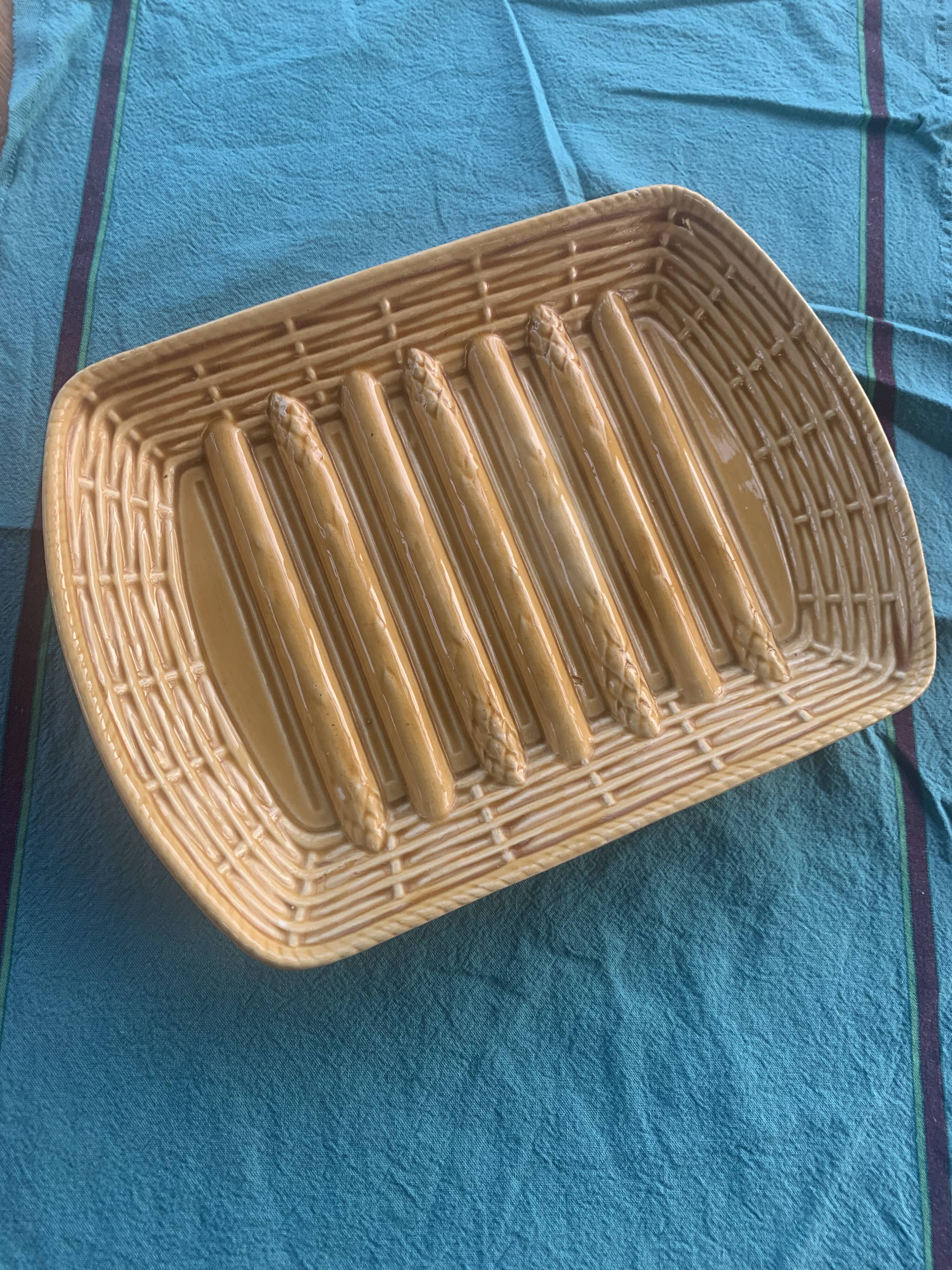 Dish for asparagus, slurry, glazed ceramic yellow sarreguemines France vintage