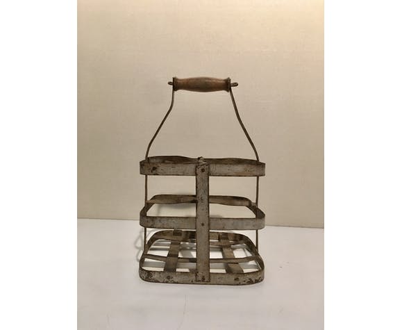 Zinc bottle-holder