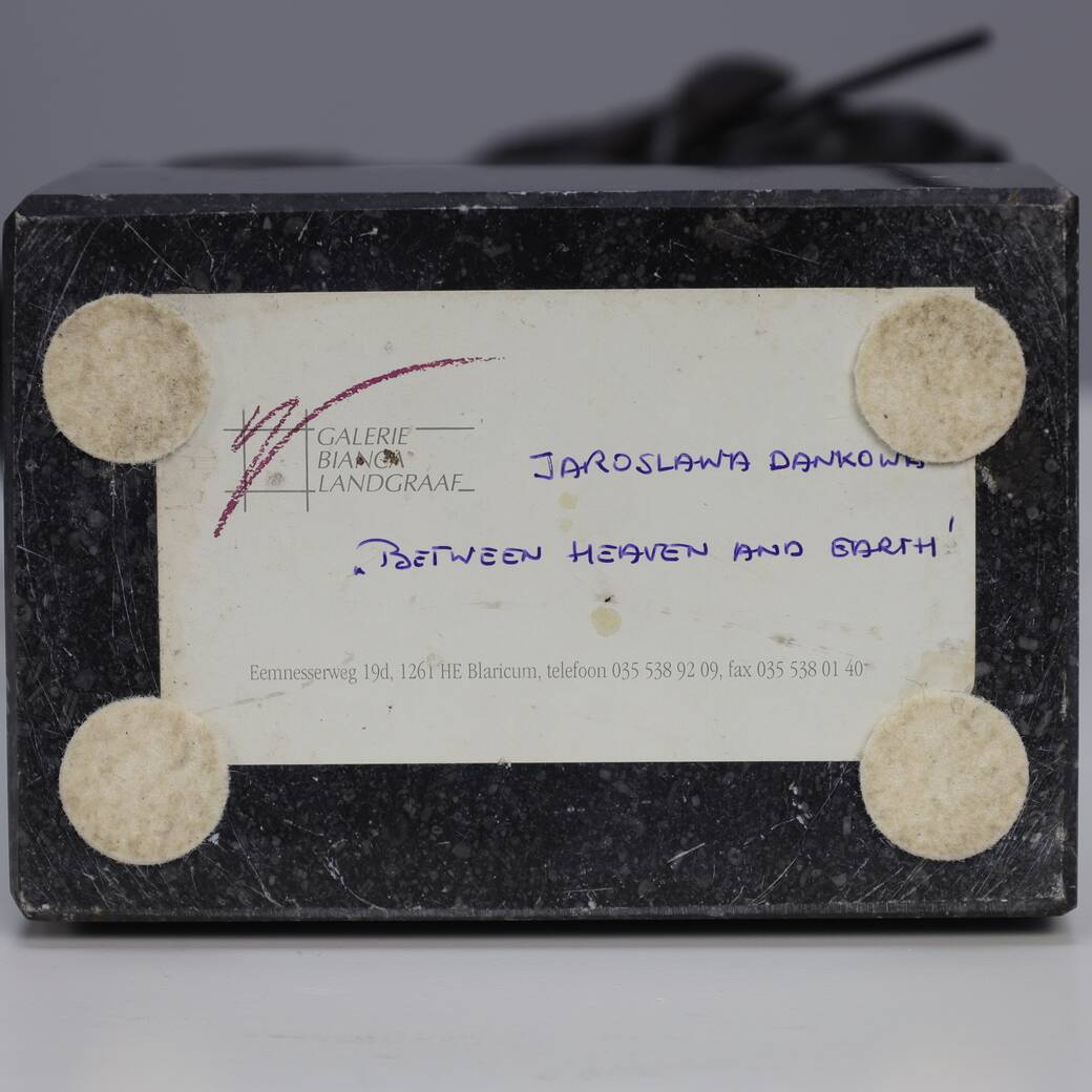 Sculpture “Between Heaven and Earth” by Jaroslawa Dankowa