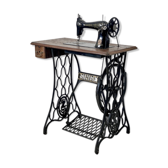 Singer Sewing Machine 1930