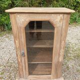 Showcase in solid wood