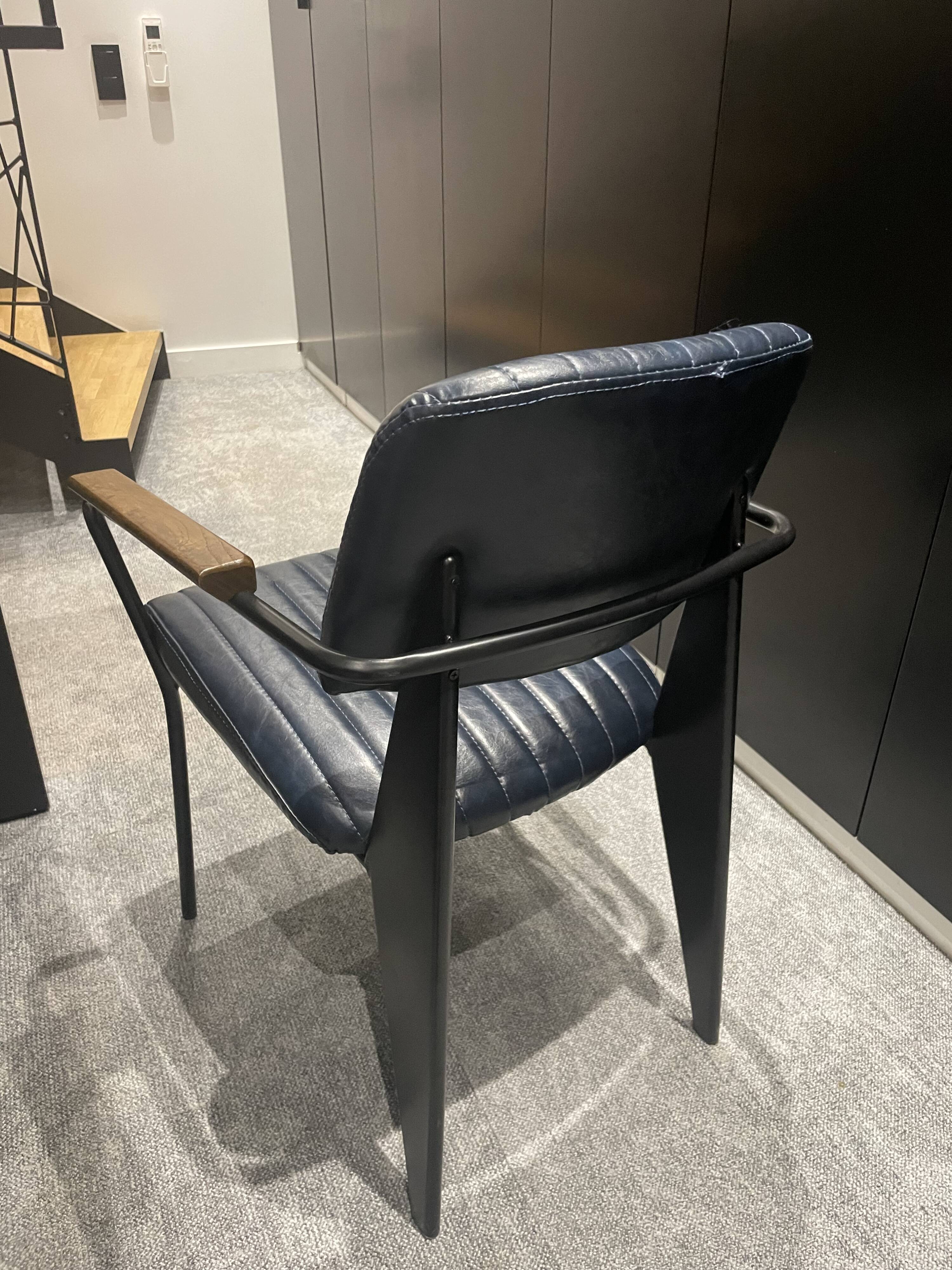 Table de réunion Oto avec 8 chaises