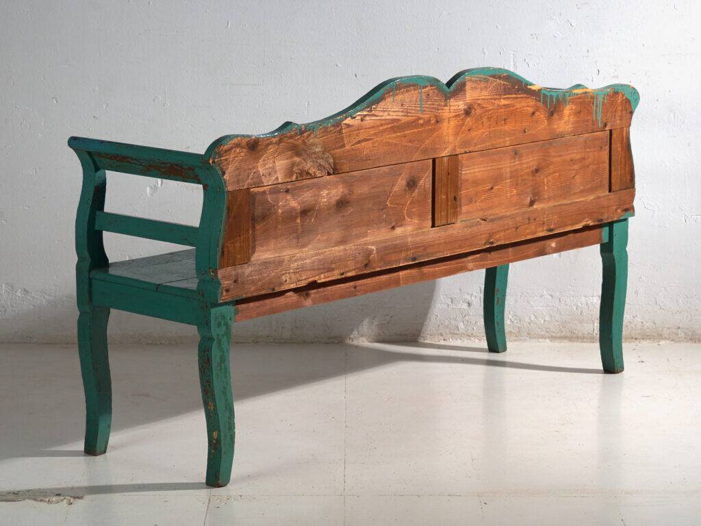 Banc ancien peint vert en bois de pin – Europe centrale, vers 1910