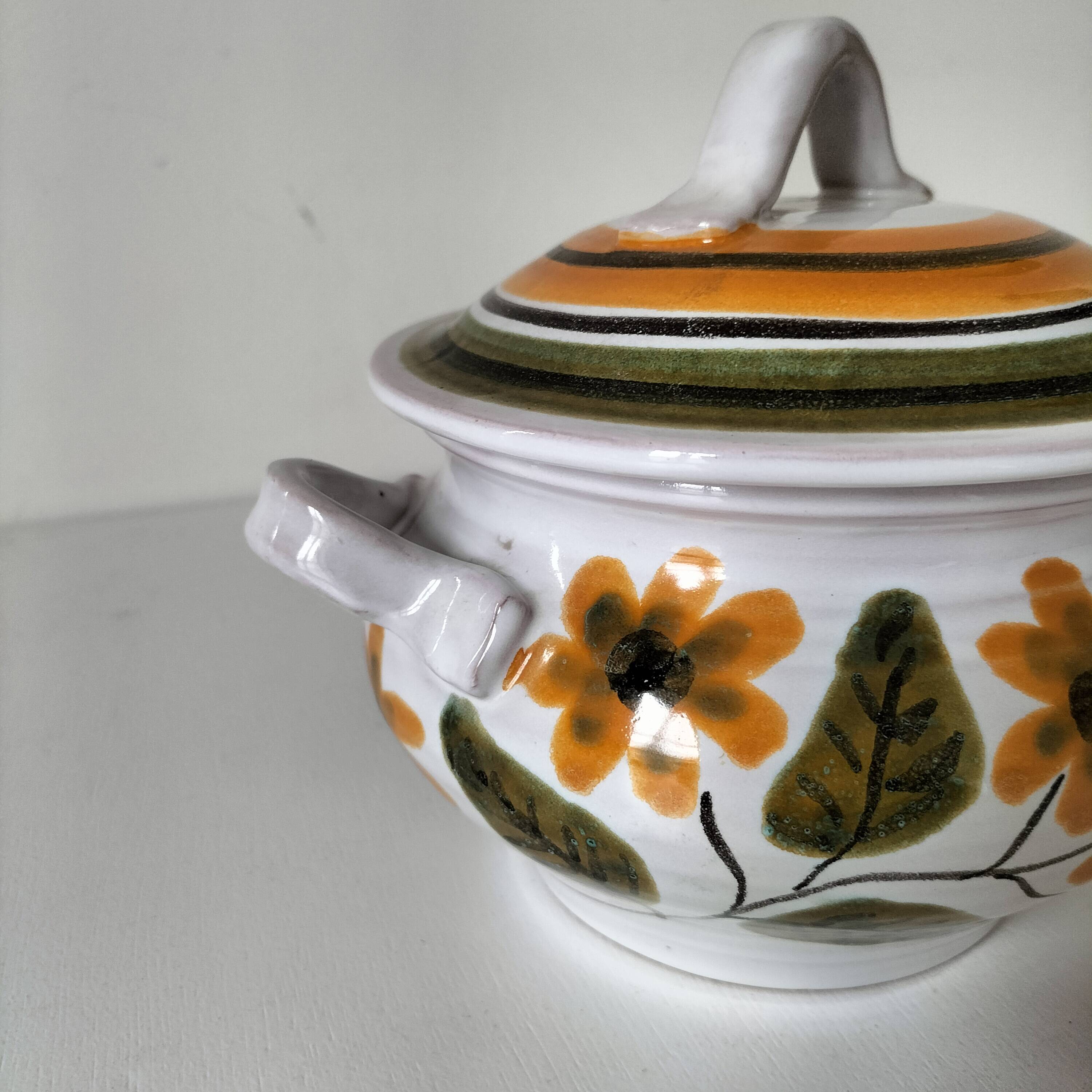 Small soup tureen signed Guy Arlé