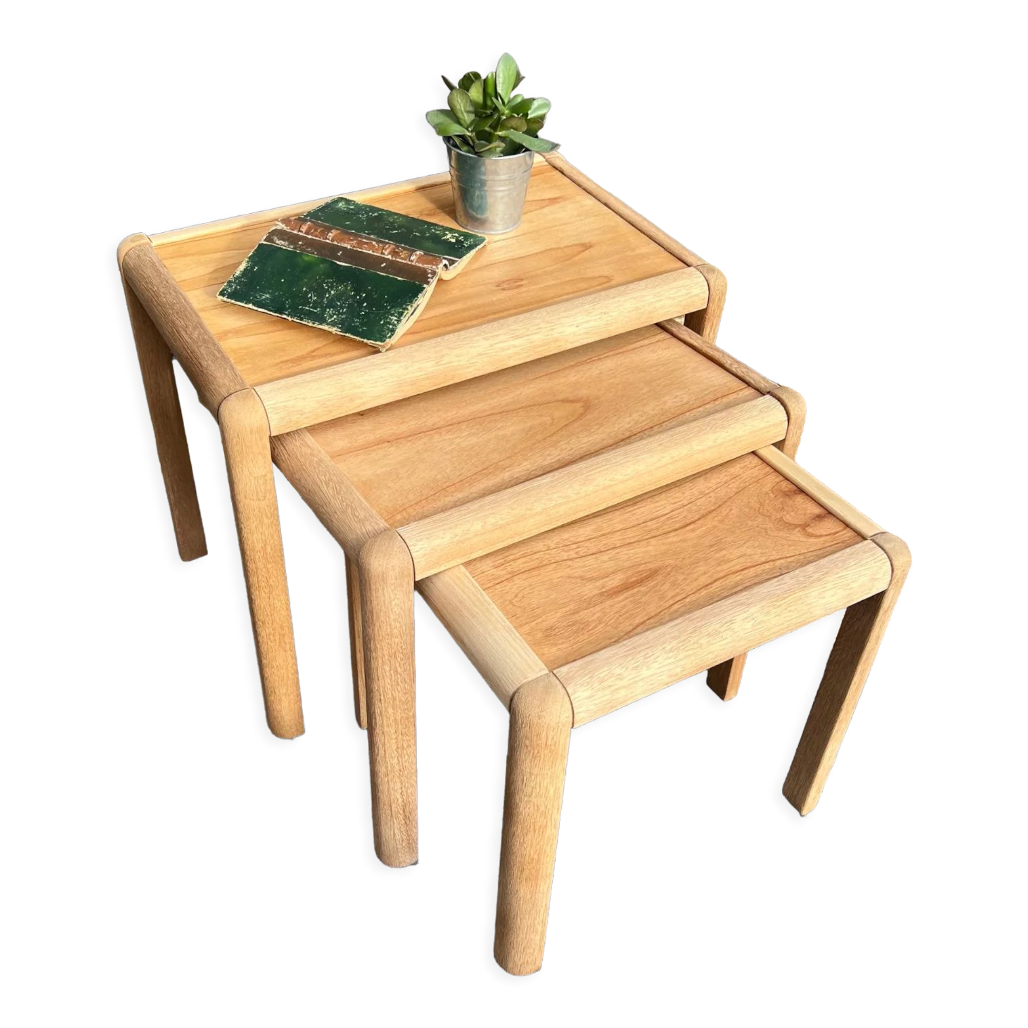 3 vintage nesting coffee tables