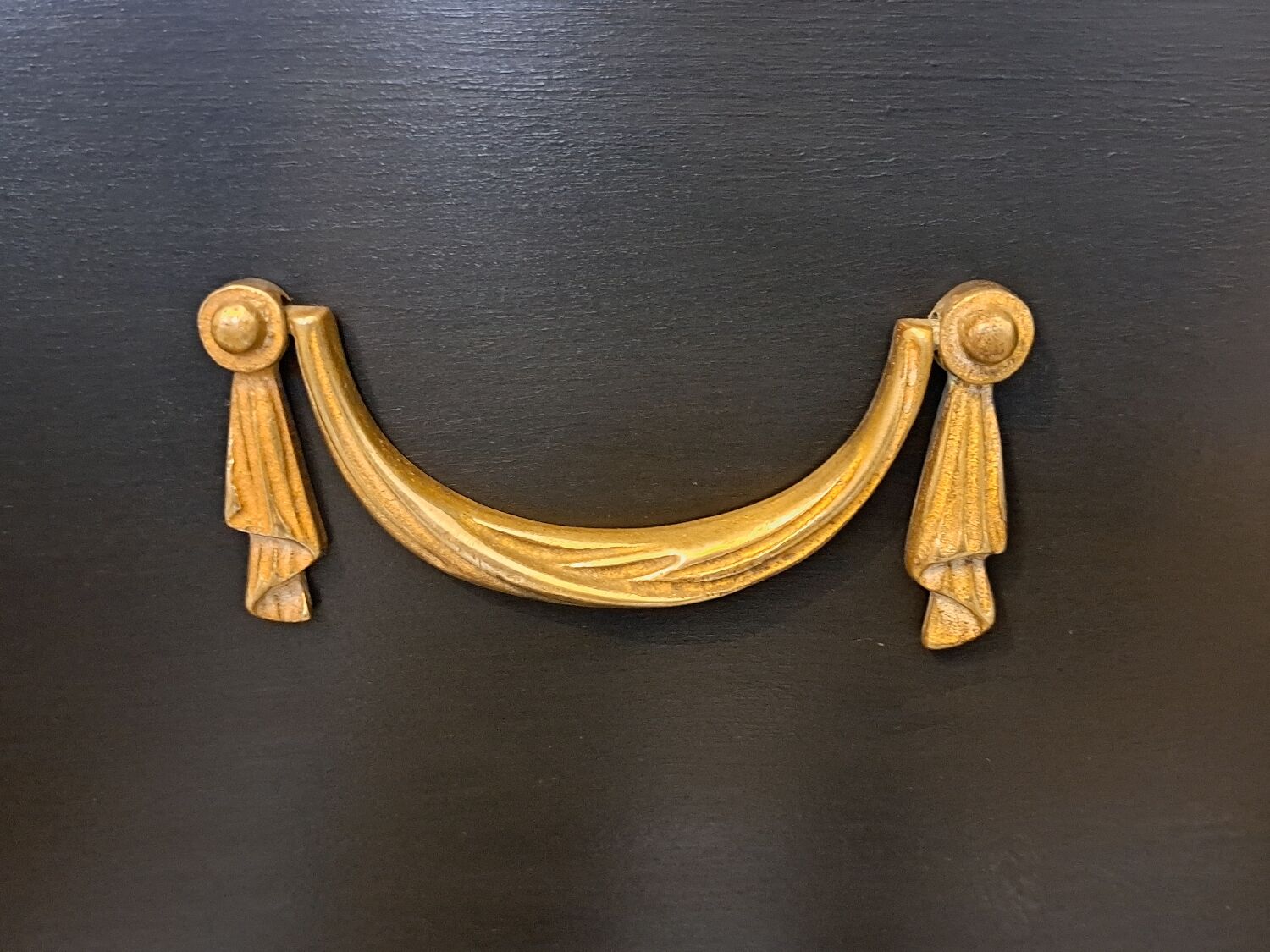 Neoclassical Hirch stamped planter