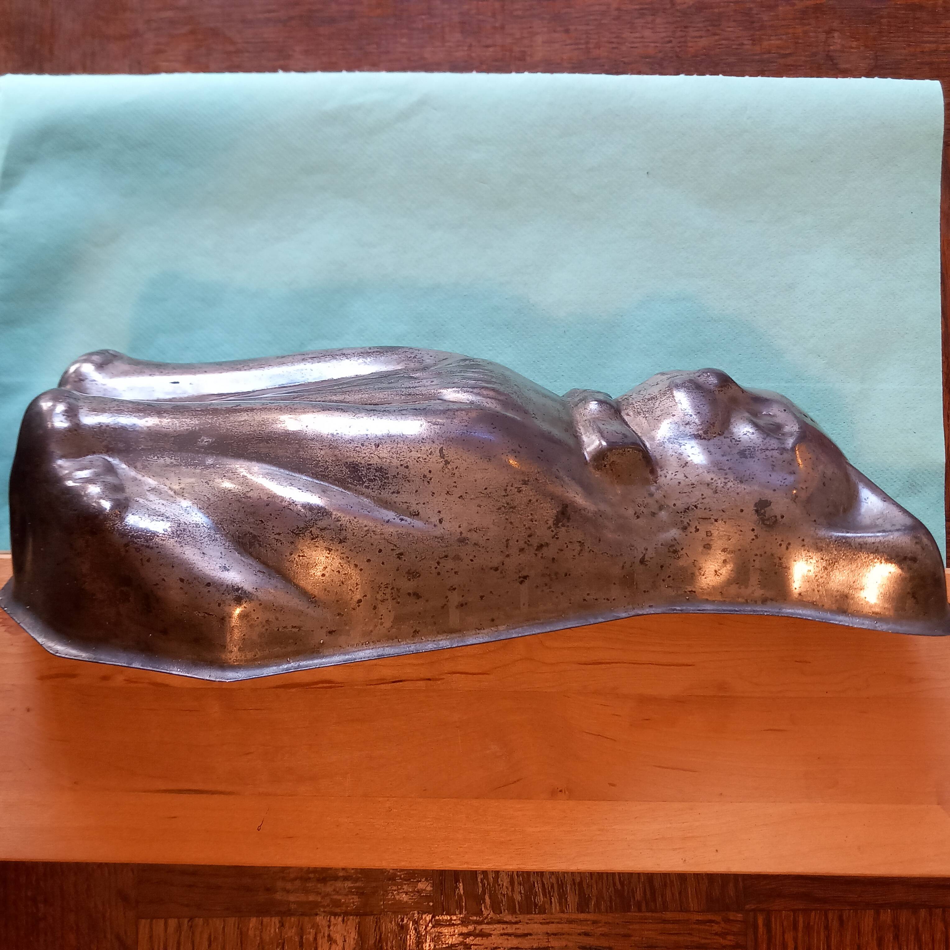 Cat shaped cake mold