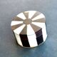 Vintage round box in mother-of-pearl and tortoiseshell-style resin - ring sizer pillbox snuff box