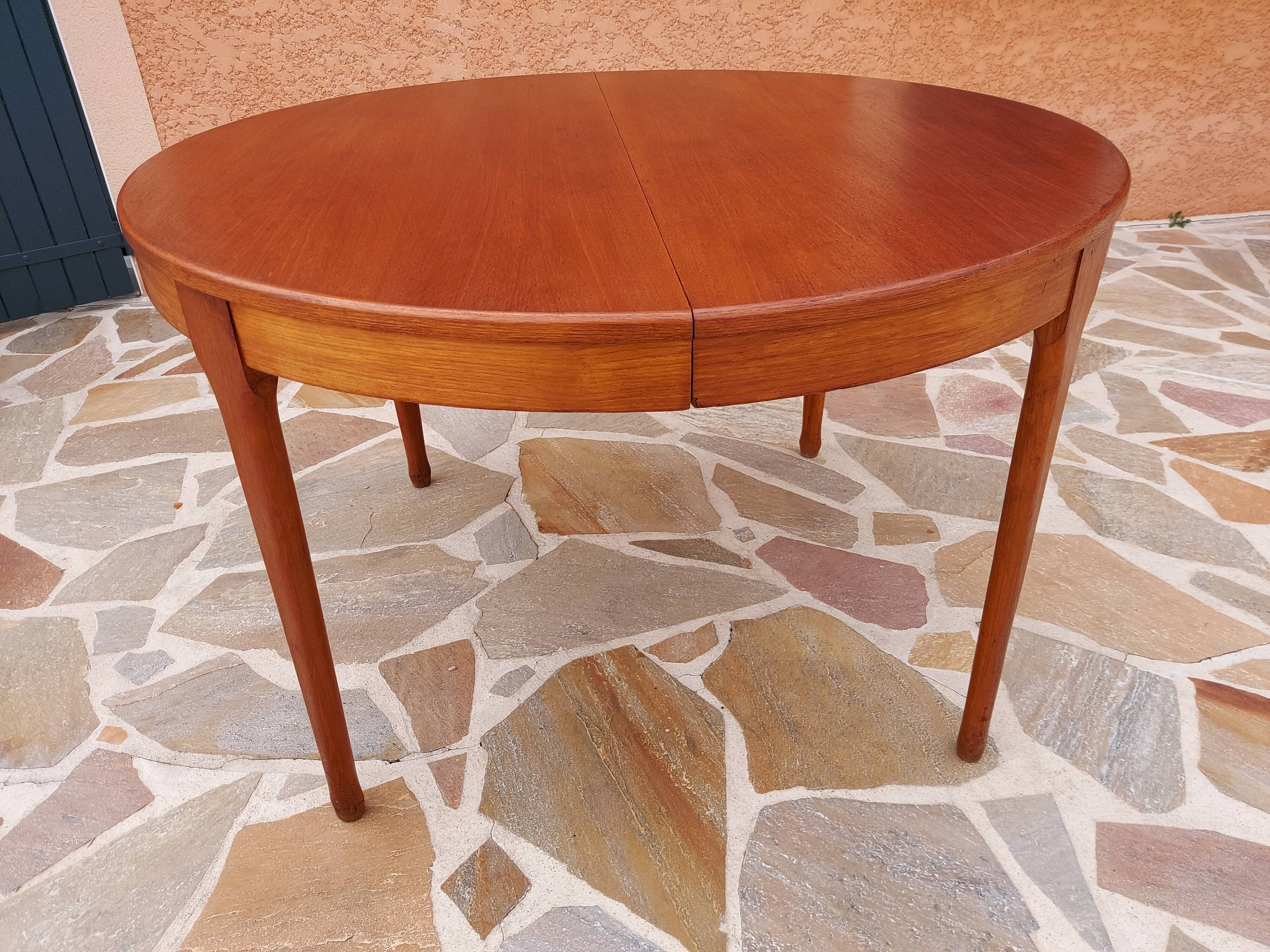 Extendable round table Teak by Tricoire & Vecchione for TV cabinet Paris 1960