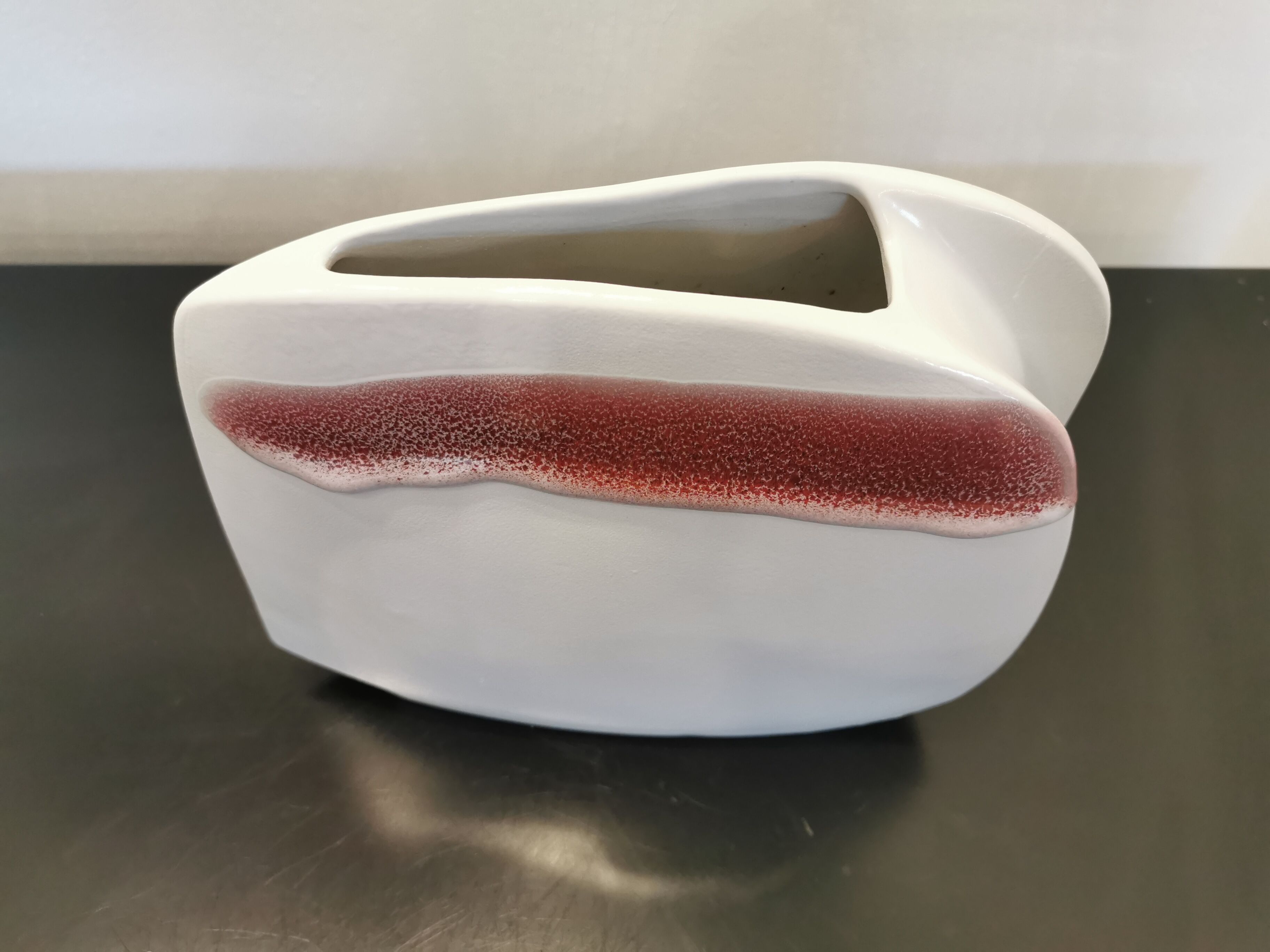 Virebent geometric vase