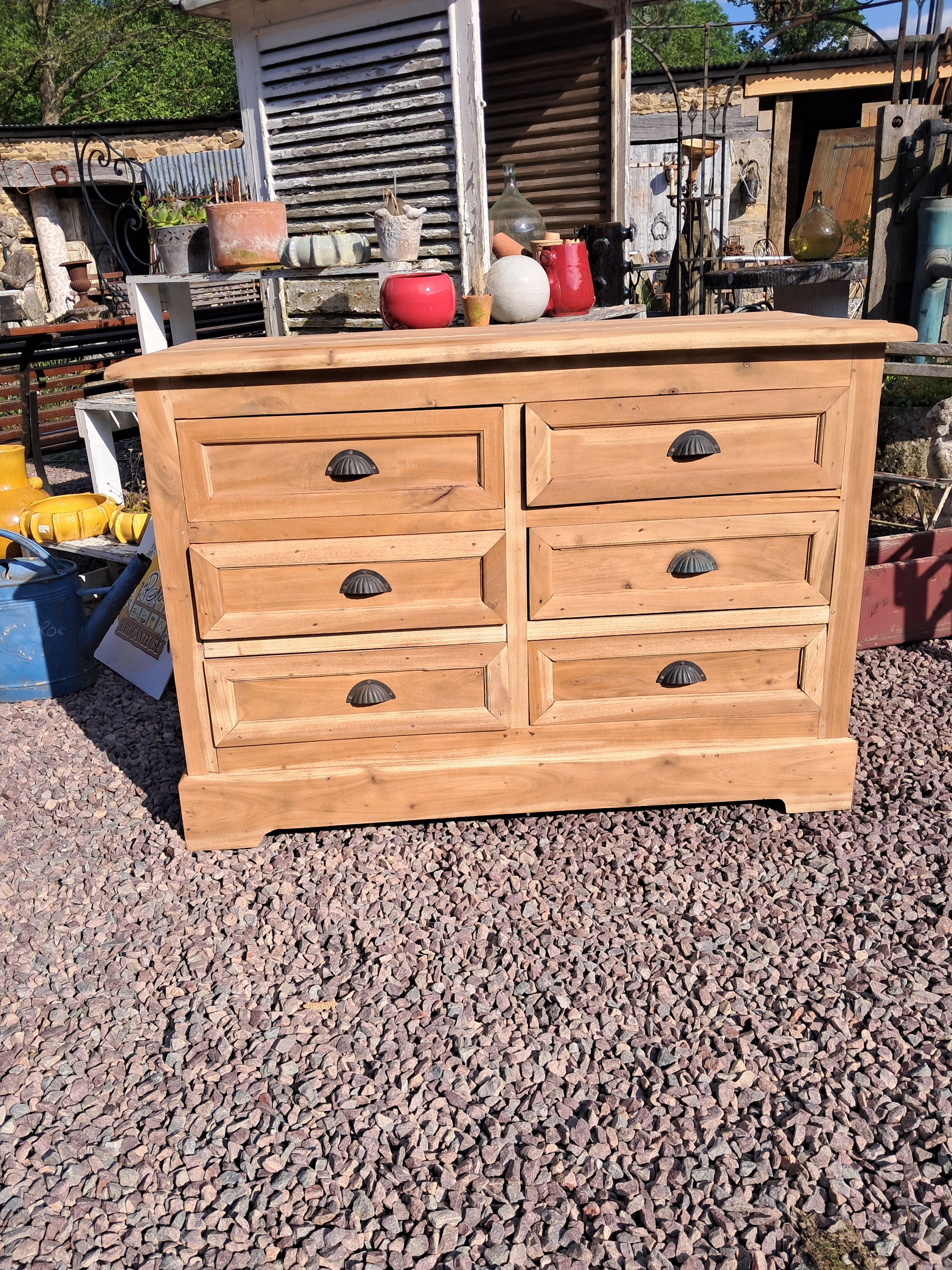 Chest of drawers