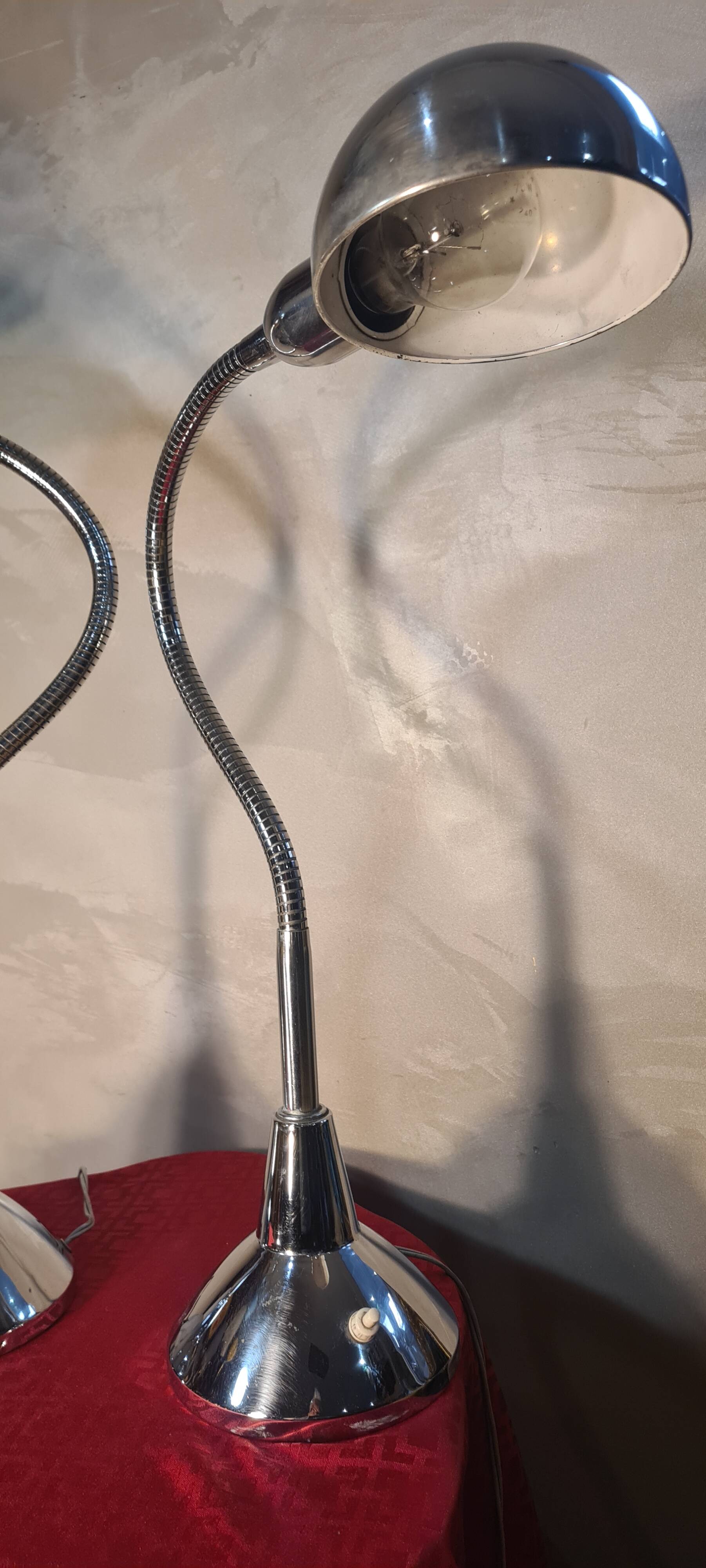 Pair of large chrome desk lamps from the 1970s, very good condition, 70 x 30 cm