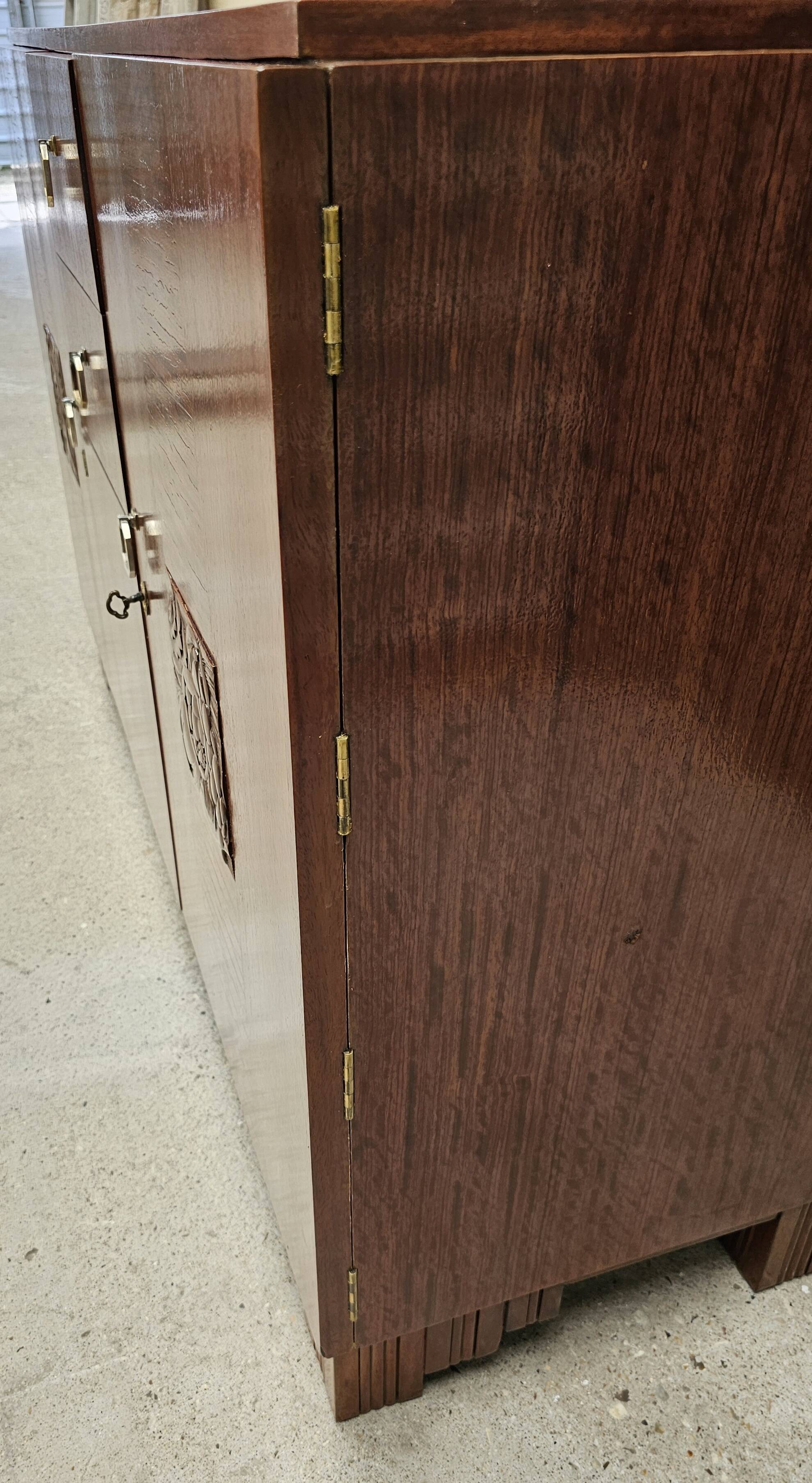 Art Deco buffet by Saddier & Fils in solid rosewood and veneer.
