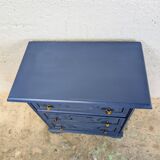 Small chest of drawers - 3 carved drawers