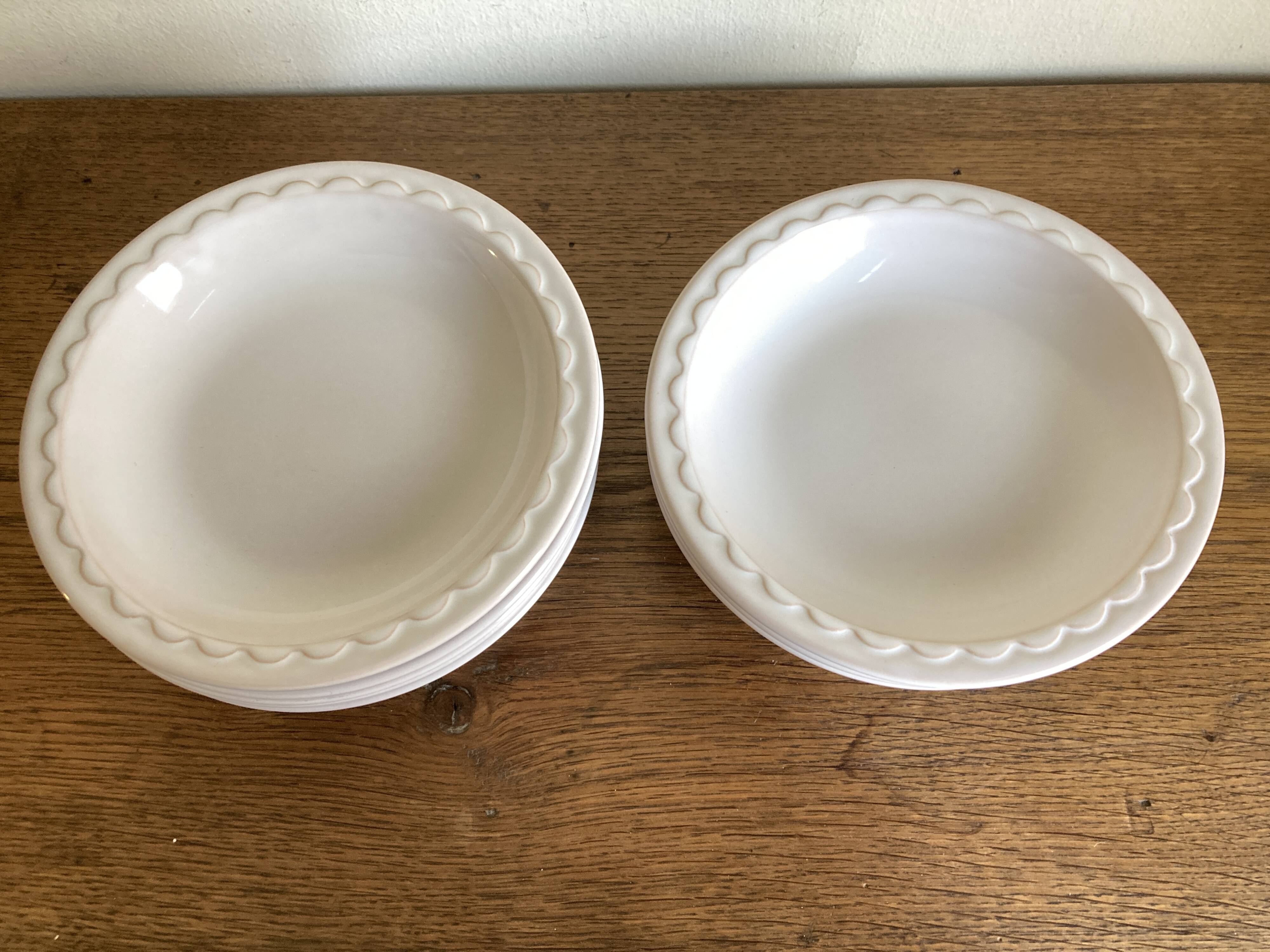 Set de 8 assiettes creuses Festons de Pierre Motton pour Gien 1970