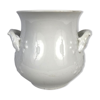 Cache-pot en porcelaine blanche à deux anses xixe