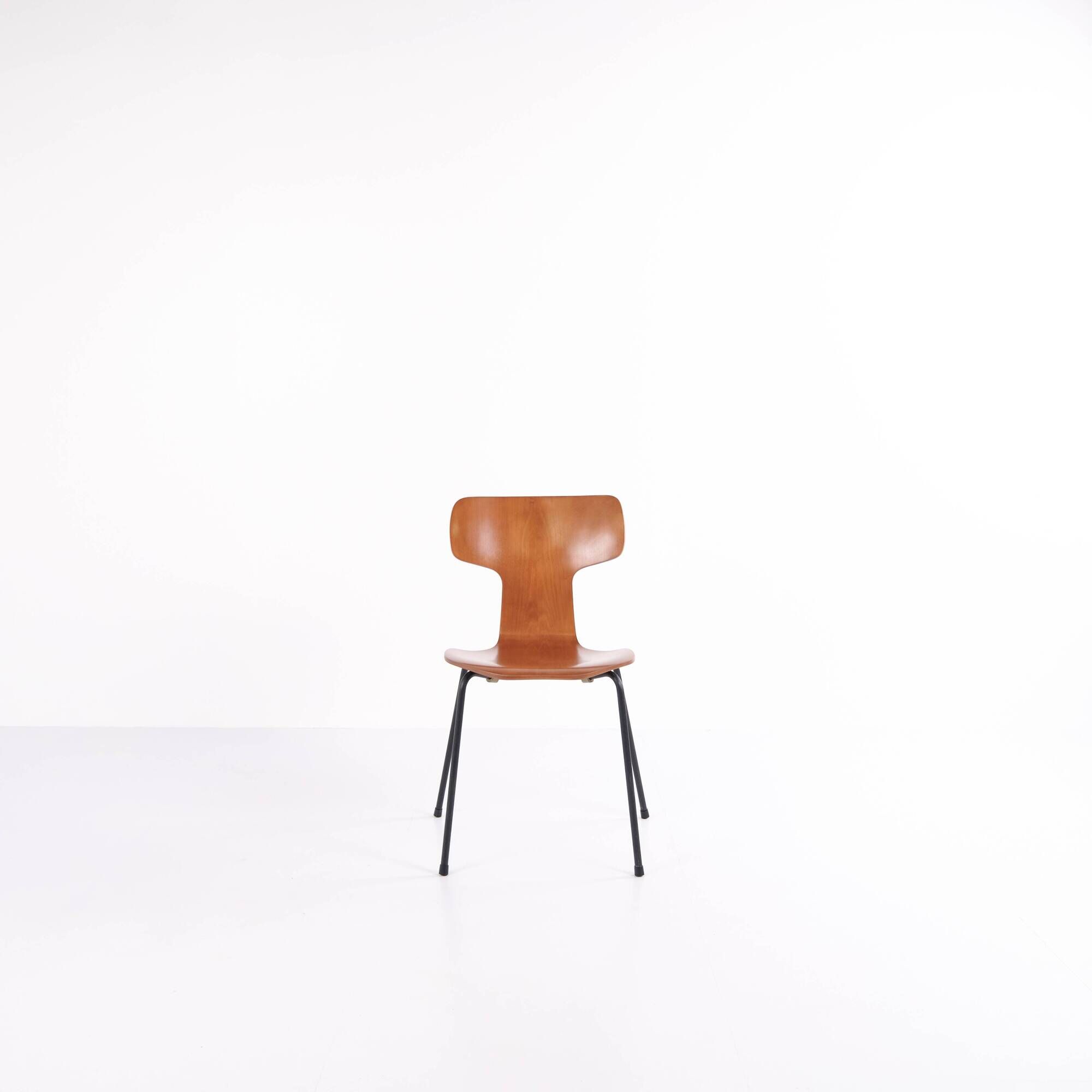 Set of 6 dining chairs – T-Chair / Hammer Chair – Model 3103 – Fritz Hansen