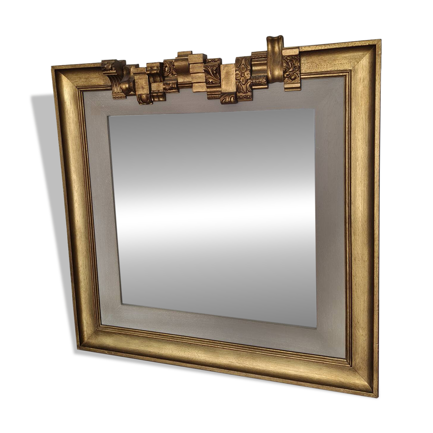 Wall mirror
