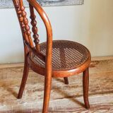 Chaise enfant en bois rond courbé cannée ancienne