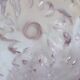 Vase en verre rose