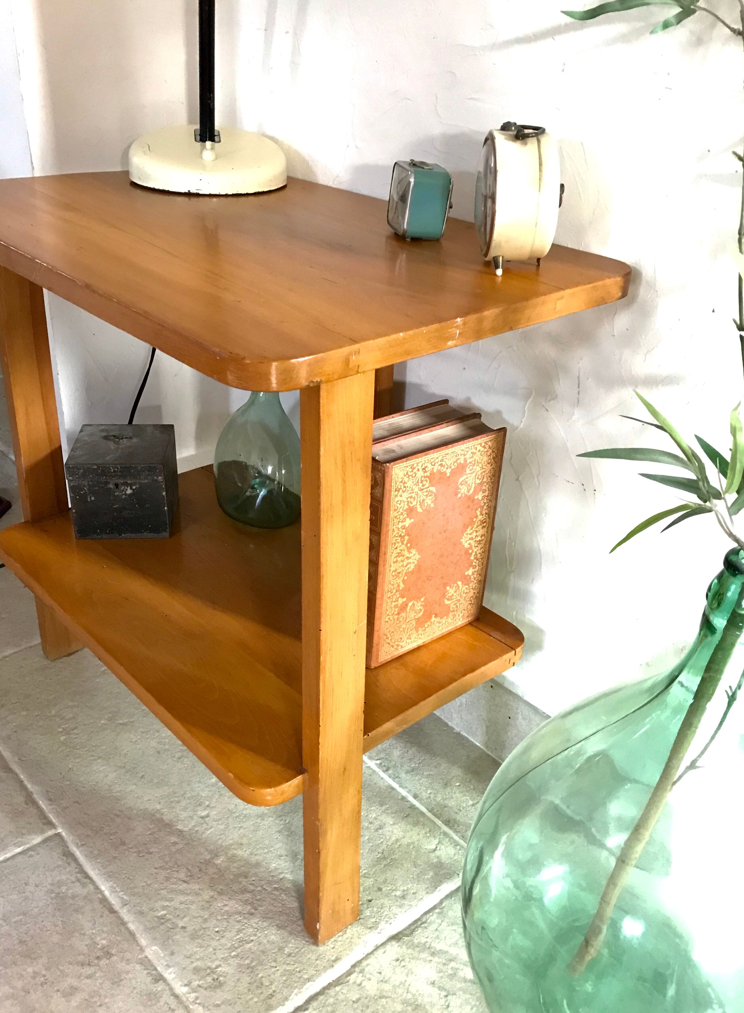 Tripod bedside table