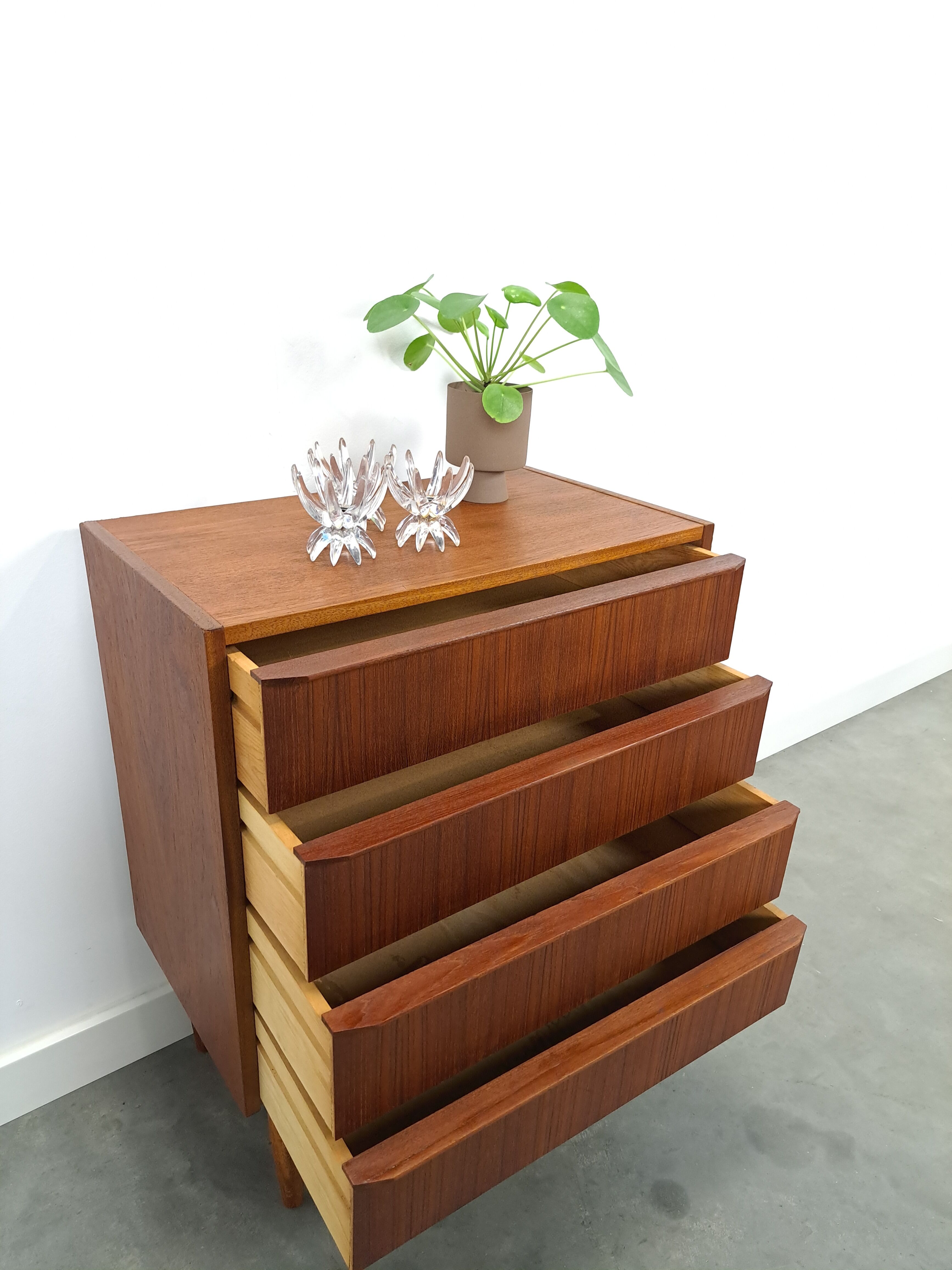 Danish teak chest of drawers with 4 drawers