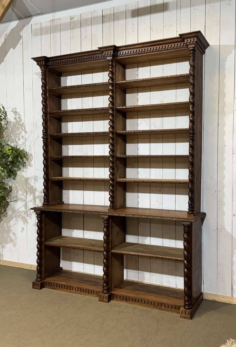 Bibliothèque de boiserie en chêne et sapin début XXème