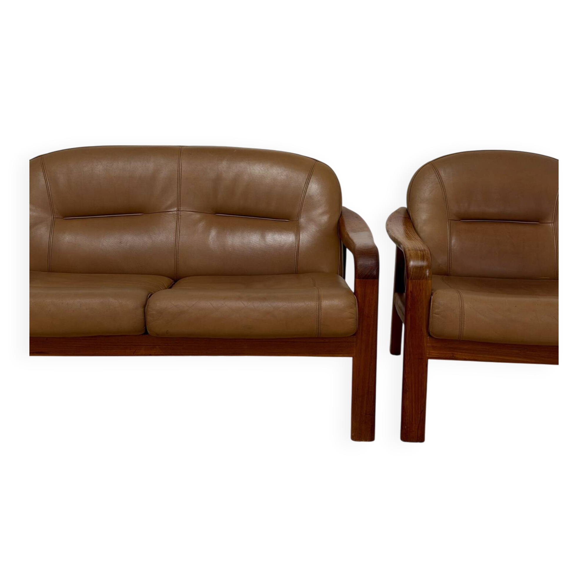 Vintage living room set – 2-seater sofa & cognac leather armchair