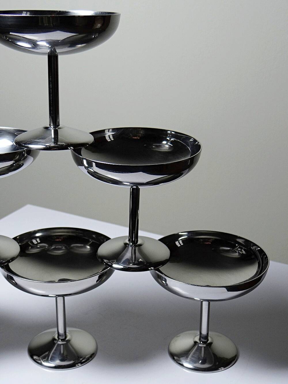 6 vintage dessert bowls on a pedestal in stainless steel in the style of Guy Degrenne.