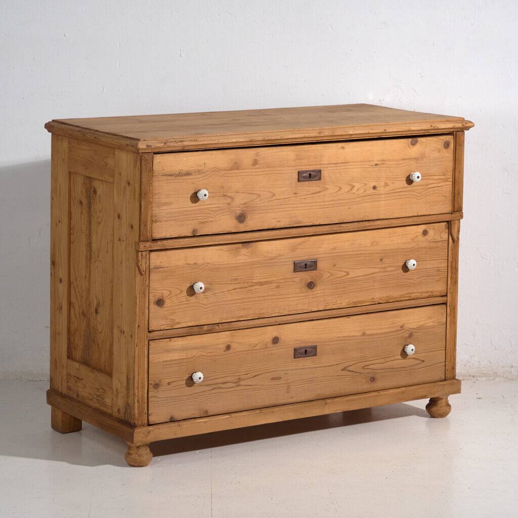 Antique pine commode – Central Europe (c.1880–1910)