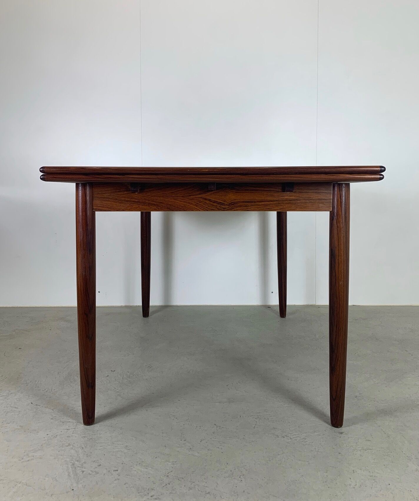 Set table and chairs in palisander