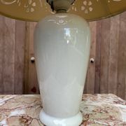 Lampe à poser vintage en céramique blanche