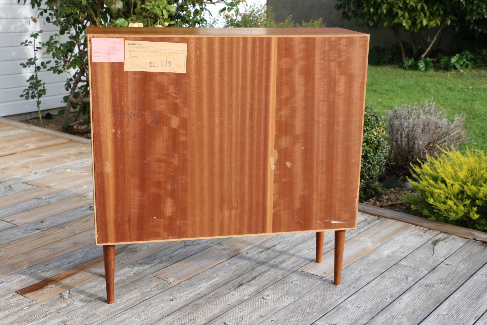 WK Mobel 2-door dresser console cabinet