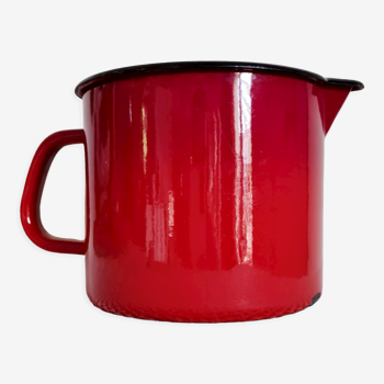 Pitcher vase in red enamelled sheet metal