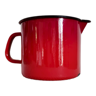 Pitcher vase in red enamelled sheet metal